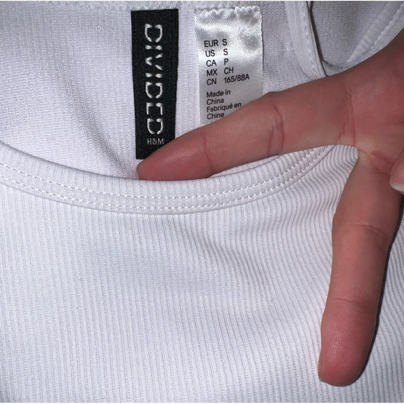 cropped white shirt with tie strings - Picture 4 of 5